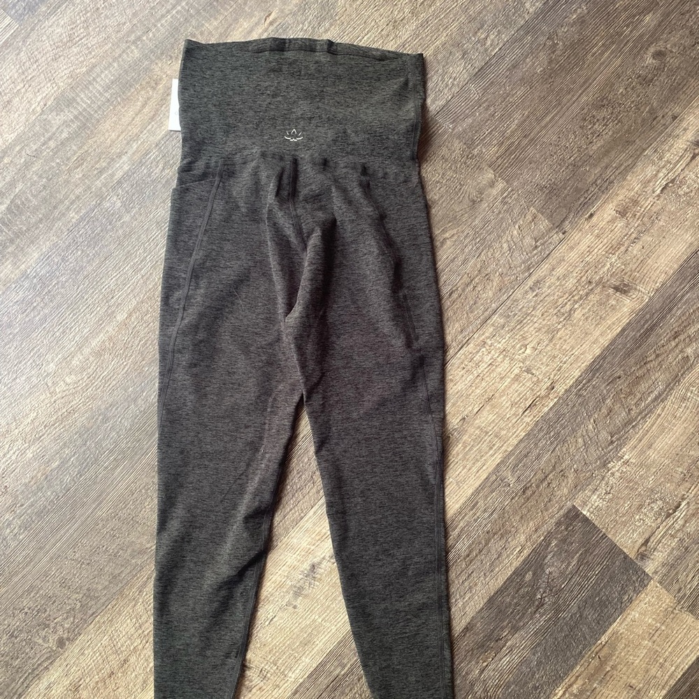 Spacedye Love the Bump Maternity Pocket Midi Legging - Picture 6 of 8
